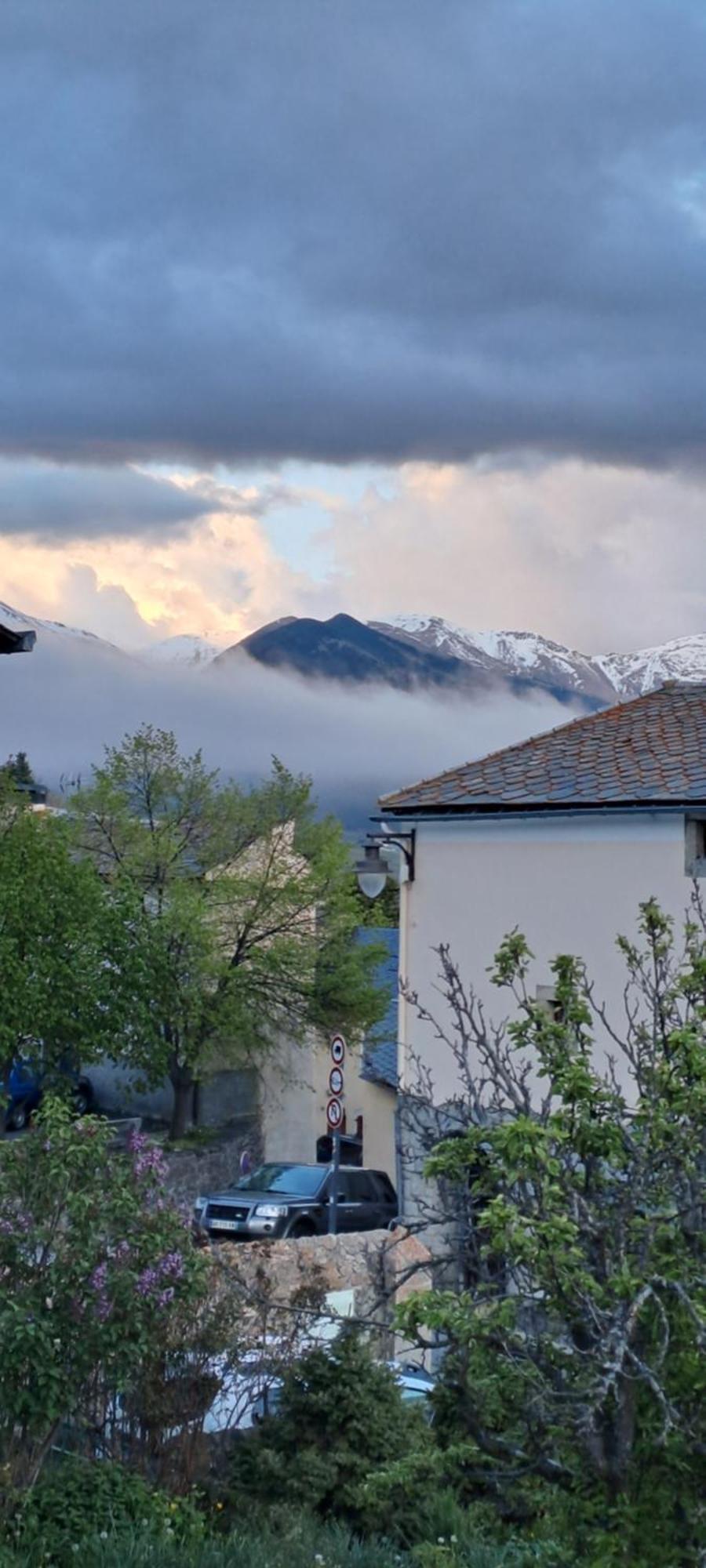 Le Grenier Des Moineaux Bed and Breakfast Font-Romeu-Odeillo-Via Eksteriør billede